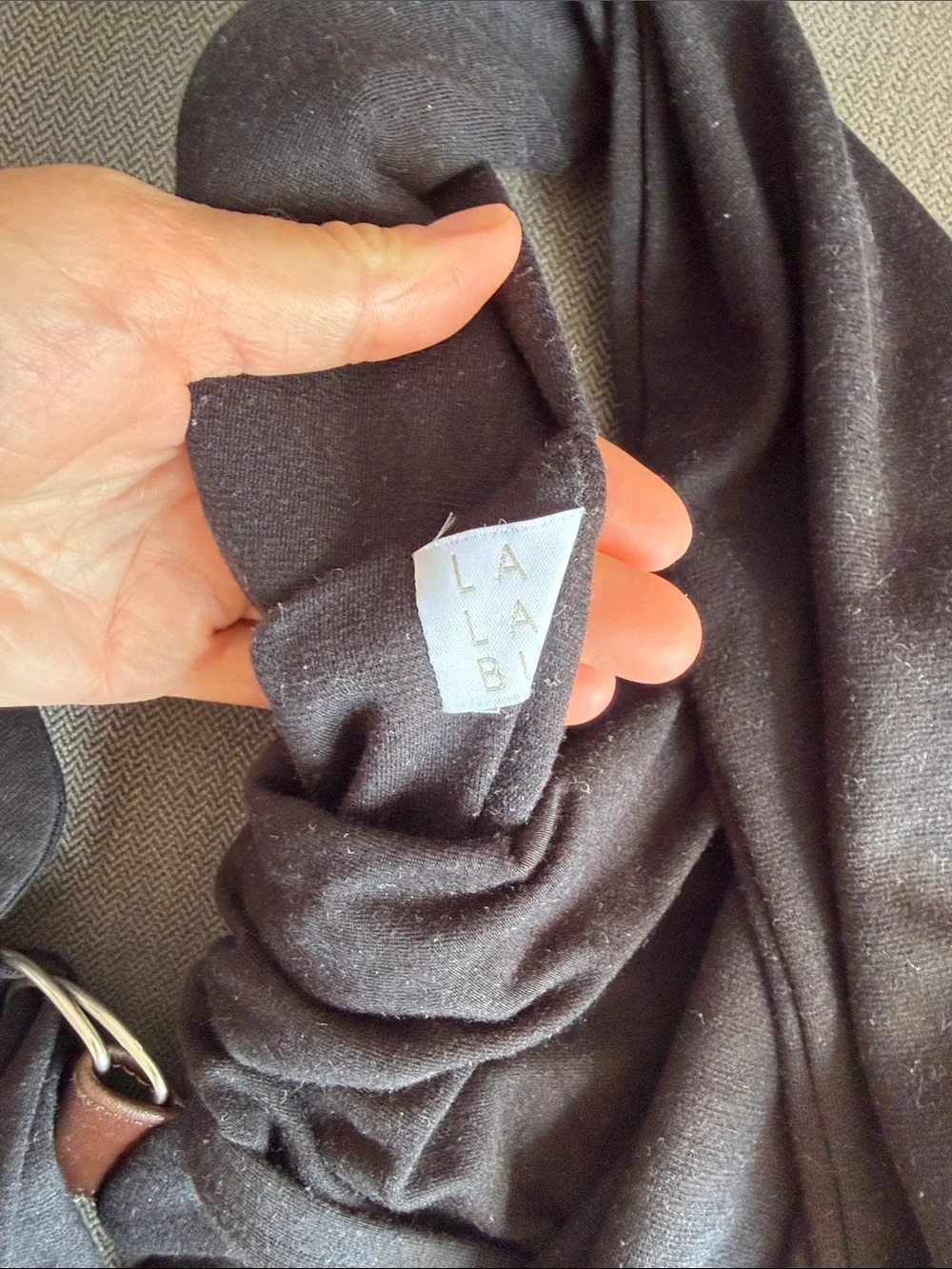 Lalabu Simple Wrap Carrier in black